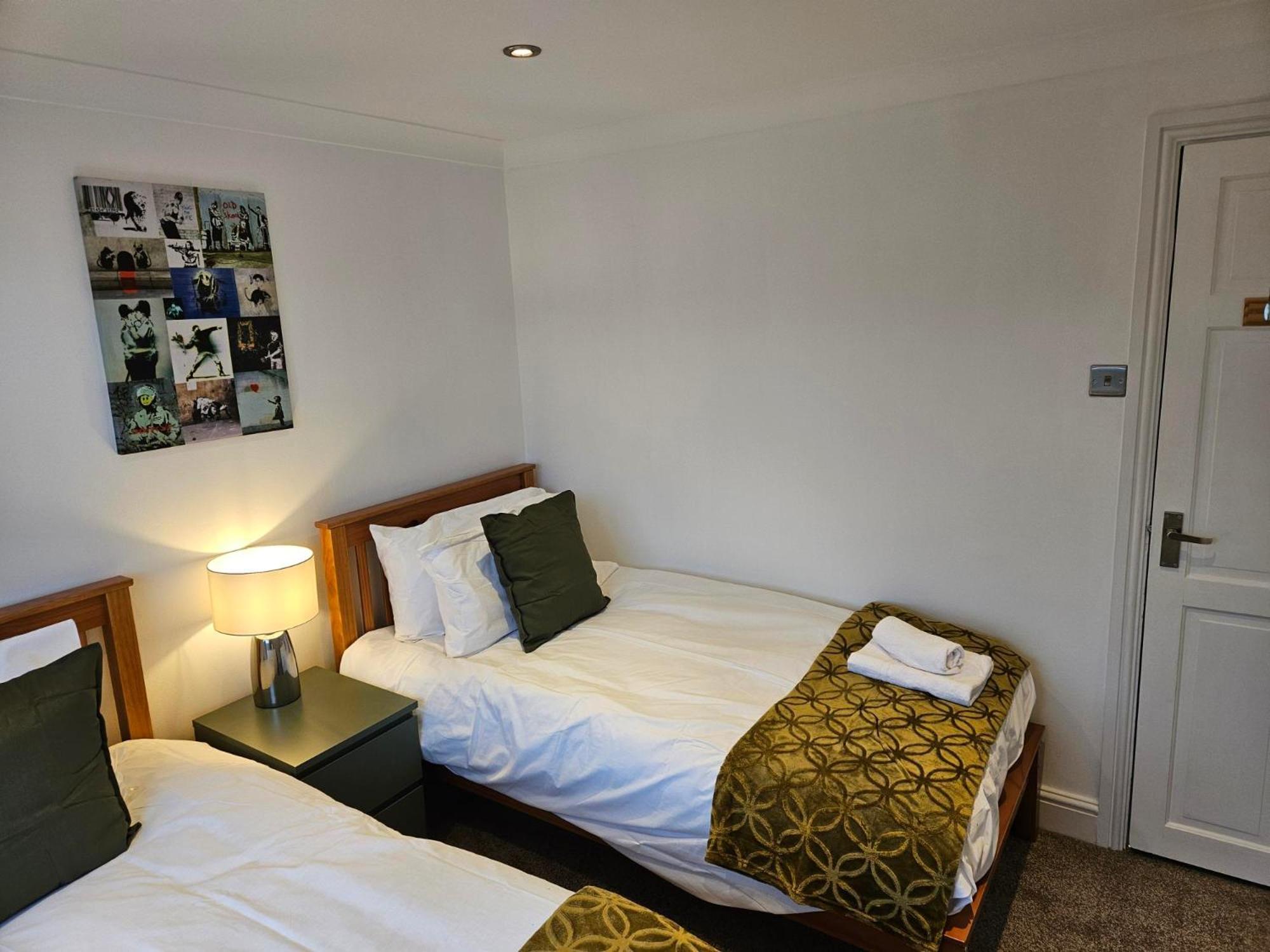 3 Severn Close Contractor In Near Rutland Water